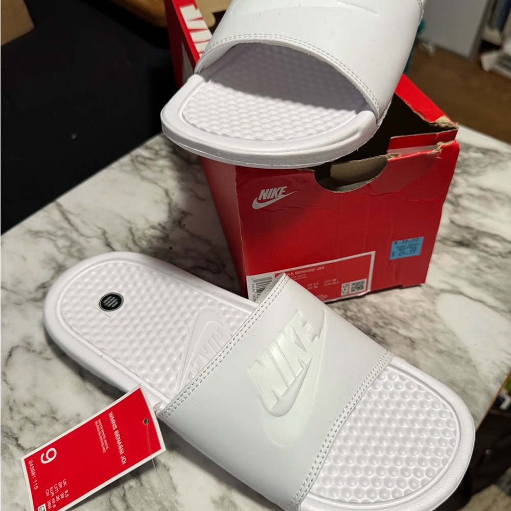 Nike White/White Slide Sandals - WMNS Benassi JDI